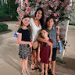 Meet your Posher, Alexis